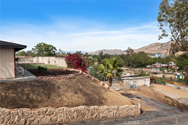 1820 Corona Avenue, Norco, CA 92860
