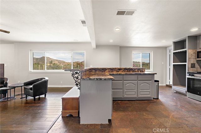 1820 Corona Avenue, Norco, CA 92860