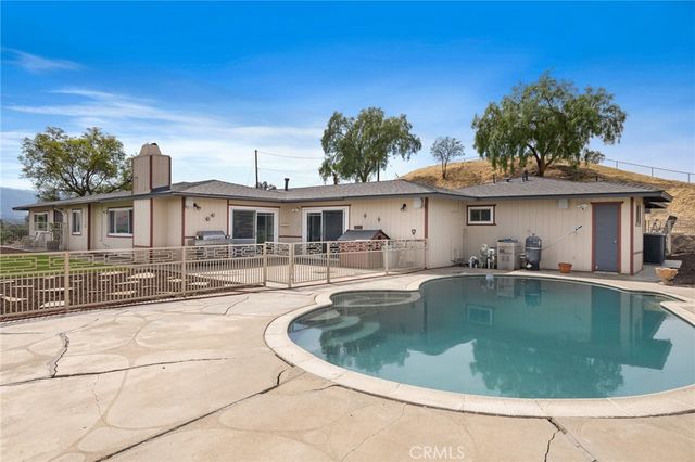 1820 Corona Avenue, Norco, CA 92860