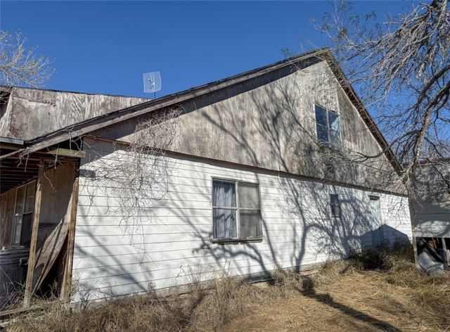 244 N County Road 1032, Kingsville, TX 78363