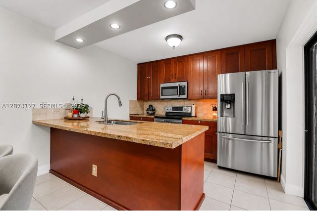 804 SW 119th Way 804, Davie, FL 33325
