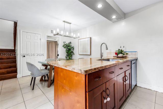804 SW 119th Way 804, Davie, FL 33325