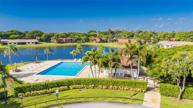 804 SW 119th Way 804, Davie, FL 33325