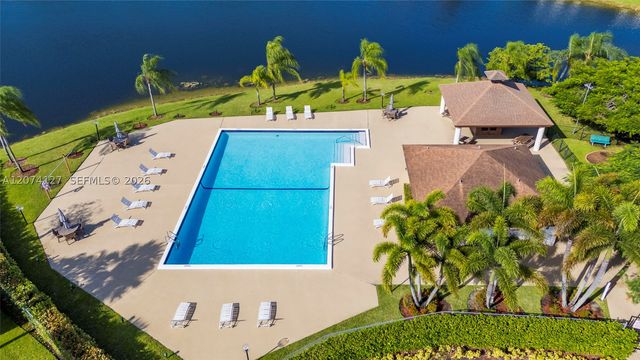 804 SW 119th Way 804, Davie, FL 33325