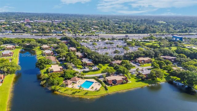 804 SW 119th Way 804, Davie, FL 33325