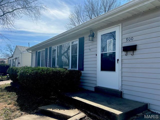 900 La Crosse Drive, Florissant, MO 63031