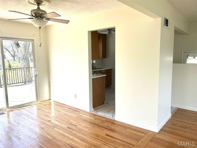 900 La Crosse Drive, Florissant, MO 63031