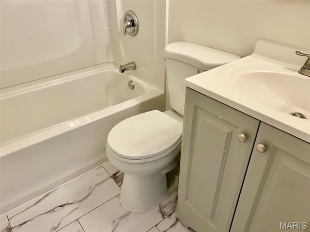 900 La Crosse Drive, Florissant, MO 63031