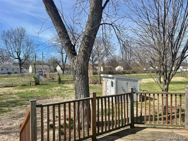 900 La Crosse Drive, Florissant, MO 63031