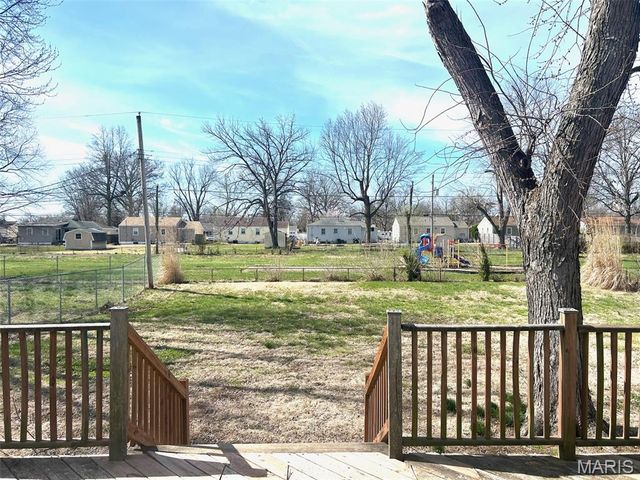 900 La Crosse Drive, Florissant, MO 63031