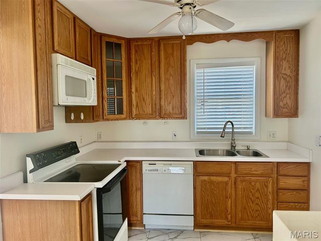 900 La Crosse Drive, Florissant, MO 63031