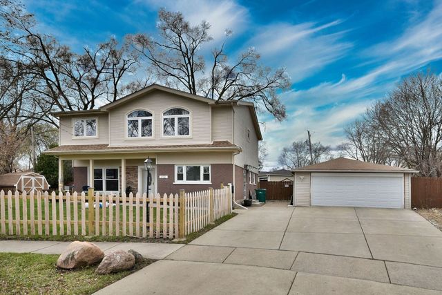 492 Bernice Court, Wheeling, IL 60090