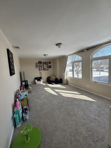 492 Bernice Court, Wheeling, IL 60090