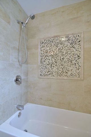 492 Bernice Court, Wheeling, IL 60090