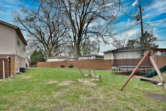 492 Bernice Court, Wheeling, IL 60090