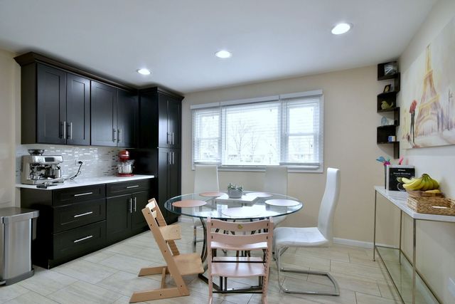 492 Bernice Court, Wheeling, IL 60090