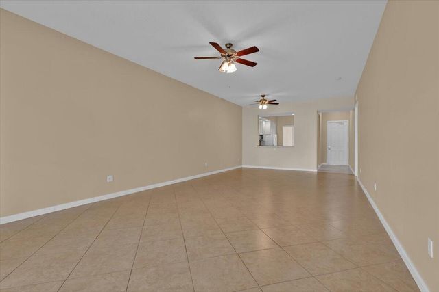 5 HARBOUR ISLE Drive E 103 with Garage, Fort Pierce, FL 34949