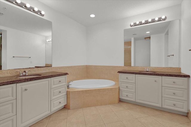 5 HARBOUR ISLE Drive E 103 with Garage, Fort Pierce, FL 34949