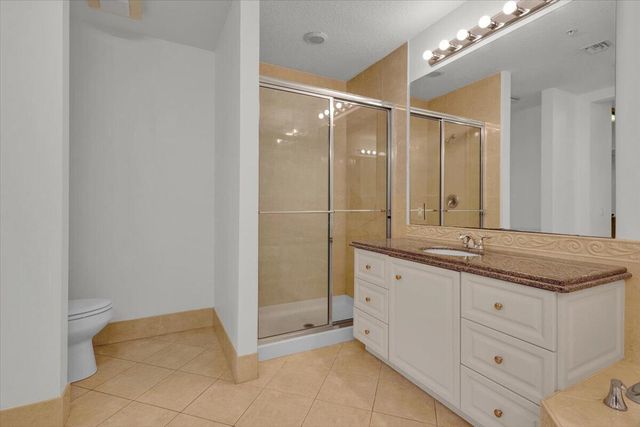 5 HARBOUR ISLE Drive E 103 with Garage, Fort Pierce, FL 34949