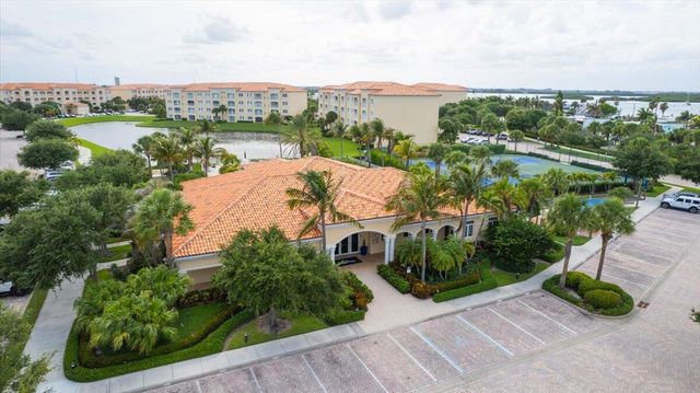 5 HARBOUR ISLE Drive E 103 with Garage, Fort Pierce, FL 34949