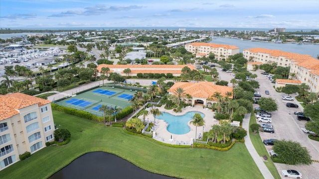 5 HARBOUR ISLE Drive E 103 with Garage, Fort Pierce, FL 34949