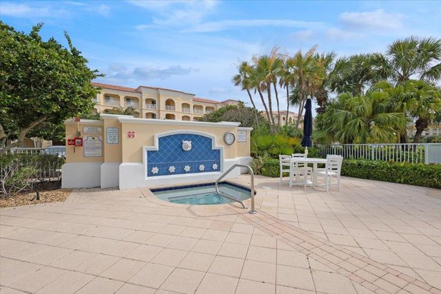 5 HARBOUR ISLE Drive E 103 with Garage, Fort Pierce, FL 34949