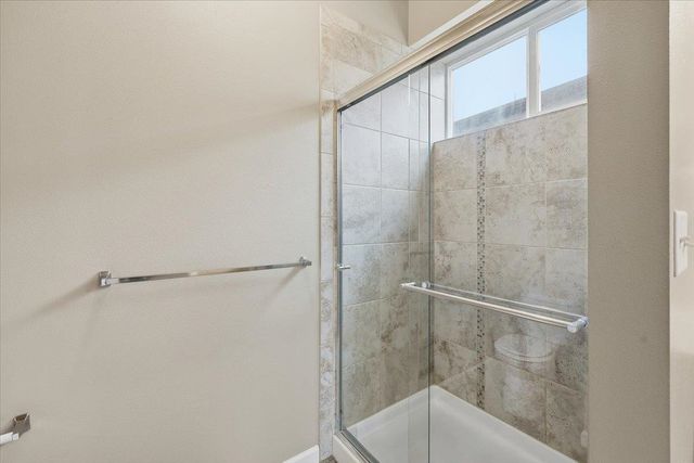 8404 N Summerhill Ln, Spokane, WA 99208