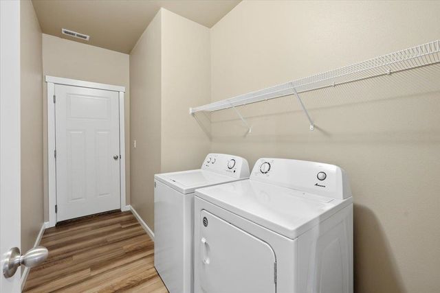 8404 N Summerhill Ln, Spokane, WA 99208