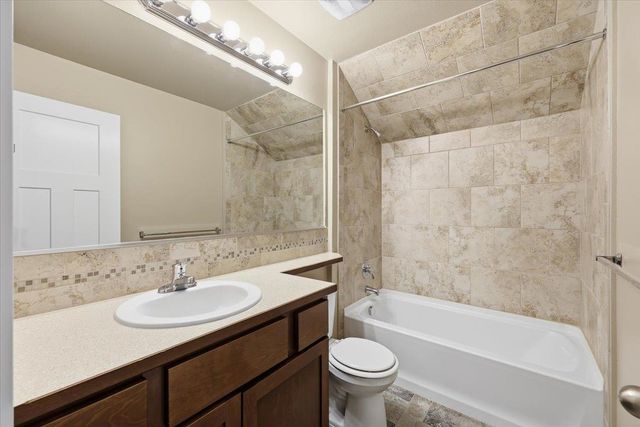 8404 N Summerhill Ln, Spokane, WA 99208