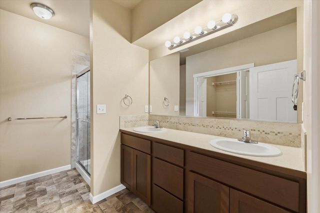 8404 N Summerhill Ln, Spokane, WA 99208