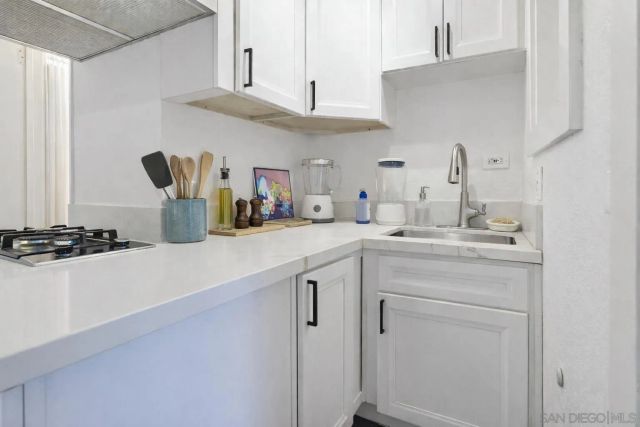 4695 51st St, San Diego, CA 92115