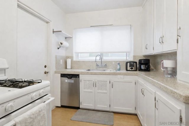 4695 51st St, San Diego, CA 92115