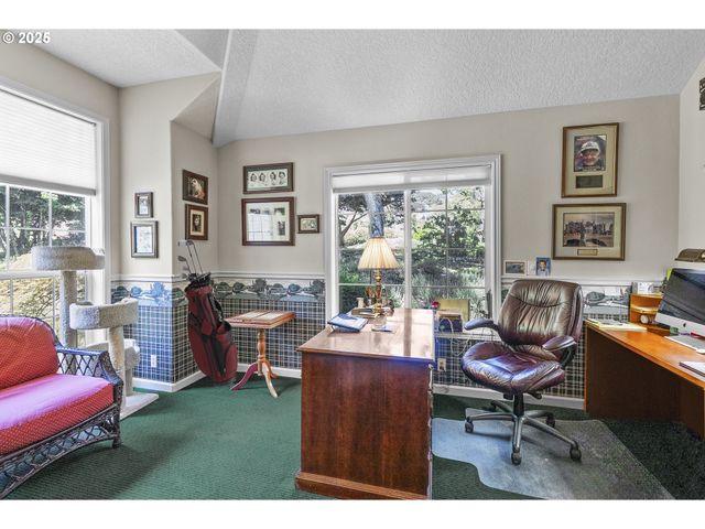 2770 Ne ROBERTS Ln, Newberg, OR 97132