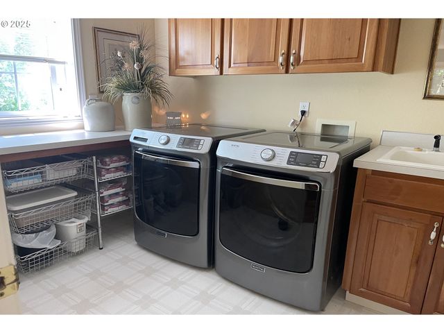 2770 Ne ROBERTS Ln, Newberg, OR 97132