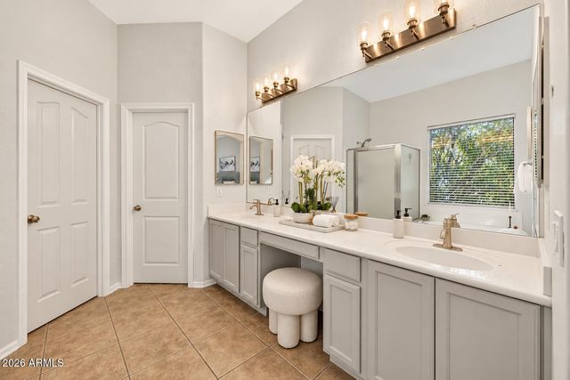 89 E ELGIN Street, Gilbert, AZ 85295