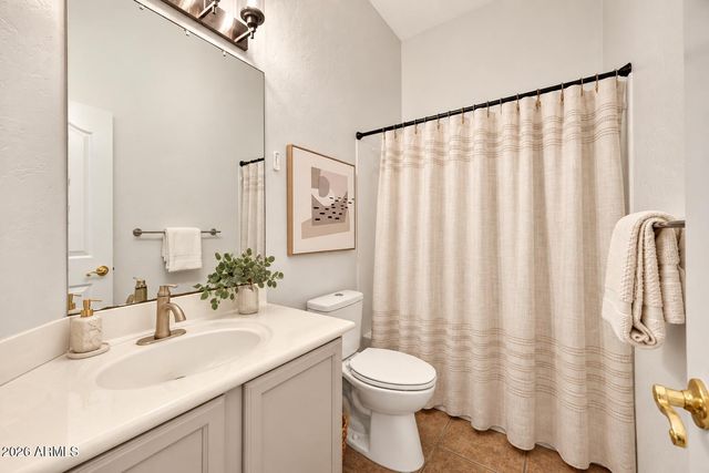 89 E ELGIN Street, Gilbert, AZ 85295
