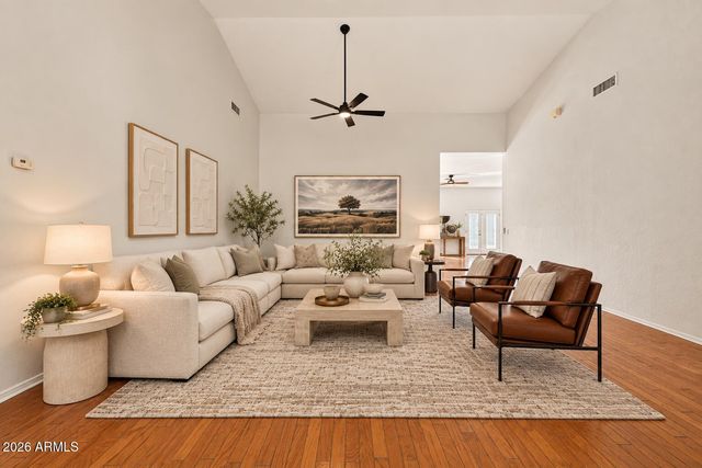 89 E ELGIN Street, Gilbert, AZ 85295