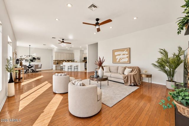89 E ELGIN Street, Gilbert, AZ 85295