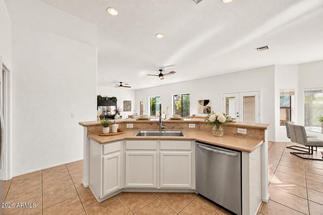 89 E ELGIN Street, Gilbert, AZ 85295