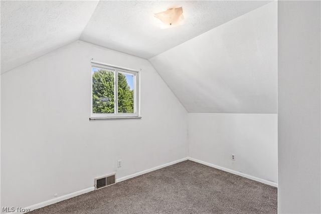 1286 Deforest Road SE, Warren, OH 44484