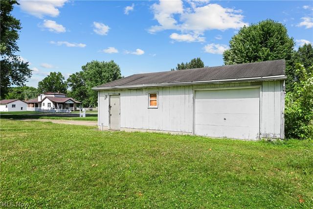 1286 Deforest Road SE, Warren, OH 44484