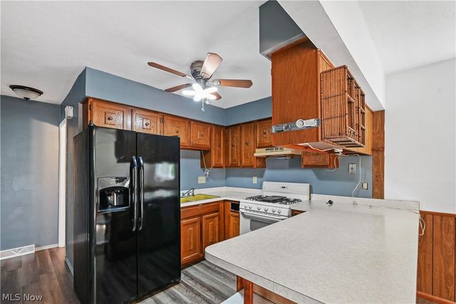 1286 Deforest Road SE, Warren, OH 44484