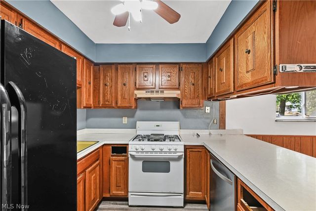 1286 Deforest Road SE, Warren, OH 44484