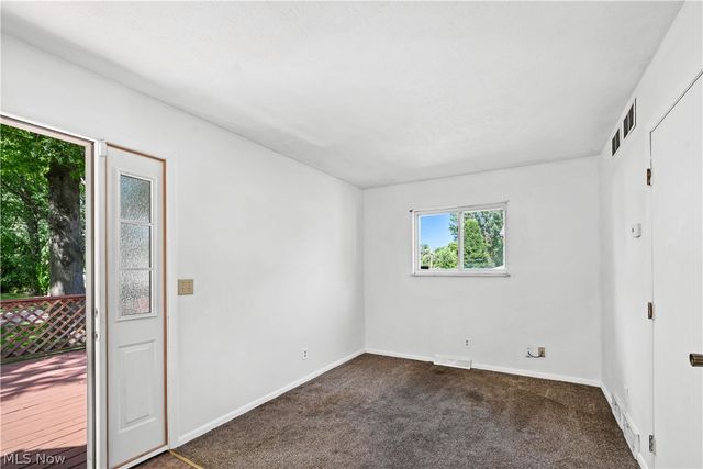1286 Deforest Road SE, Warren, OH 44484