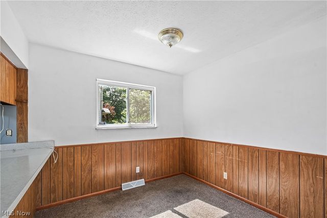 1286 Deforest Road SE, Warren, OH 44484
