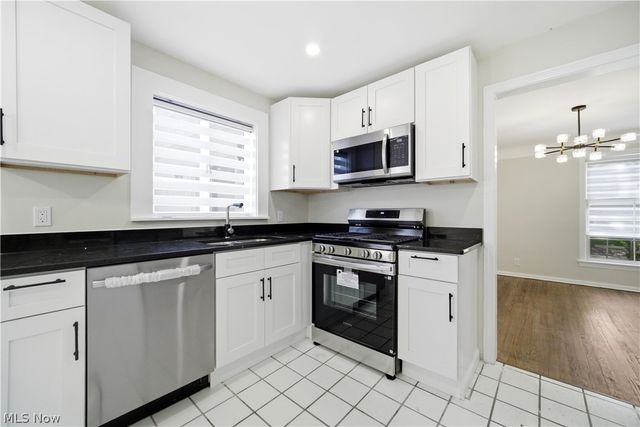 4037 Washington Boulevard, University Heights, OH 44118