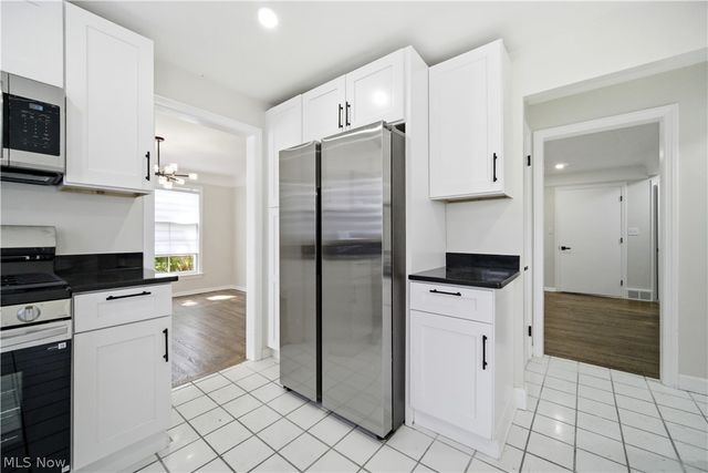 4037 Washington Boulevard, University Heights, OH 44118