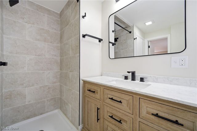 4037 Washington Boulevard, University Heights, OH 44118