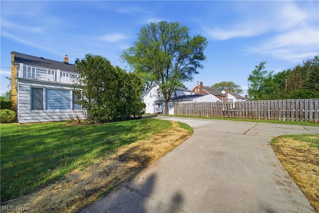 4037 Washington Boulevard, University Heights, OH 44118