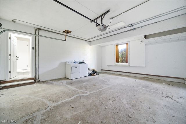 4037 Washington Boulevard, University Heights, OH 44118